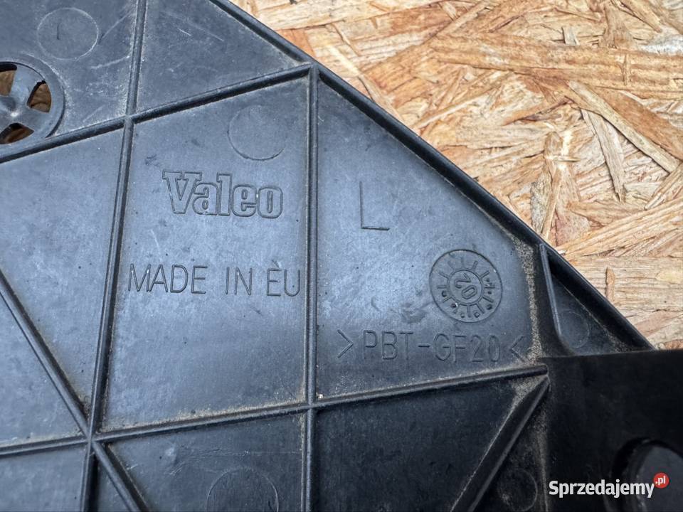 Ślizg mocowanie pod lampę przód lewe lh Audi a4 Międzychód