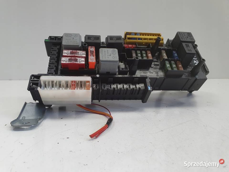 Mercedes W212 SKRZYNKA BEZPECZNIKÓW Moduł Rudka