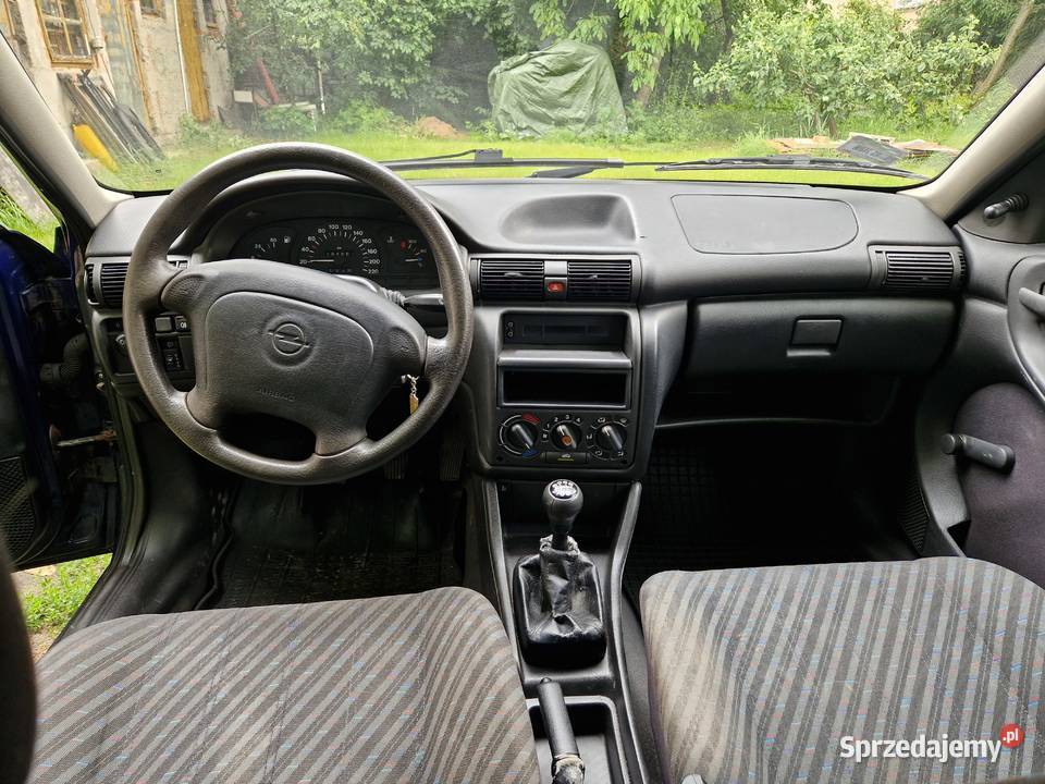 Opel Astra 14 benzyna 1999r bez korozjidługie 185000km Astra Siedlce sprzedam