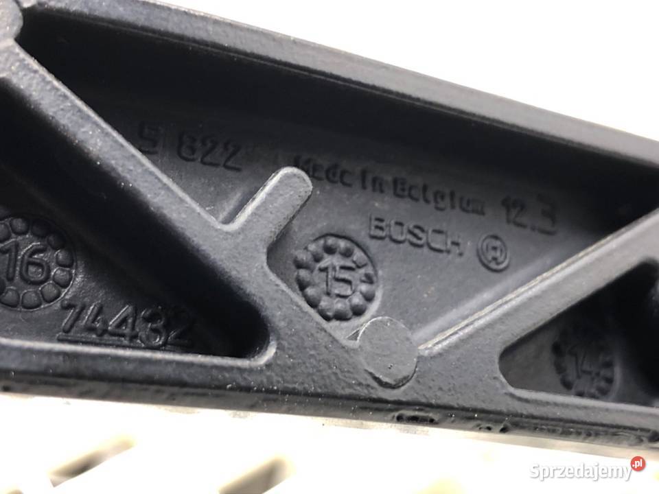 RAMIĘ WYCIERACZKI PRAWY PRZÓD AUDI Q5 8R 0817