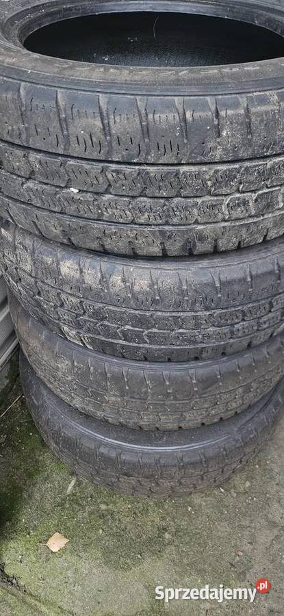 Opony zimę komplet 205 65 16C sprzedam