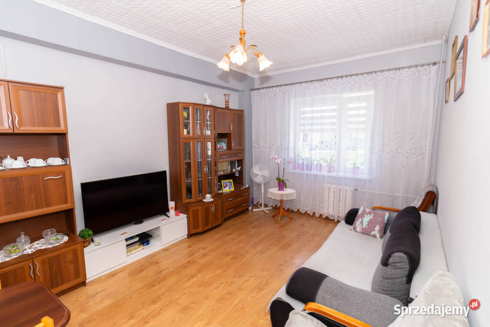 Widne mieszkanie1piętro4882m2 OsWzgórze Ożarów piwnica sprzedam