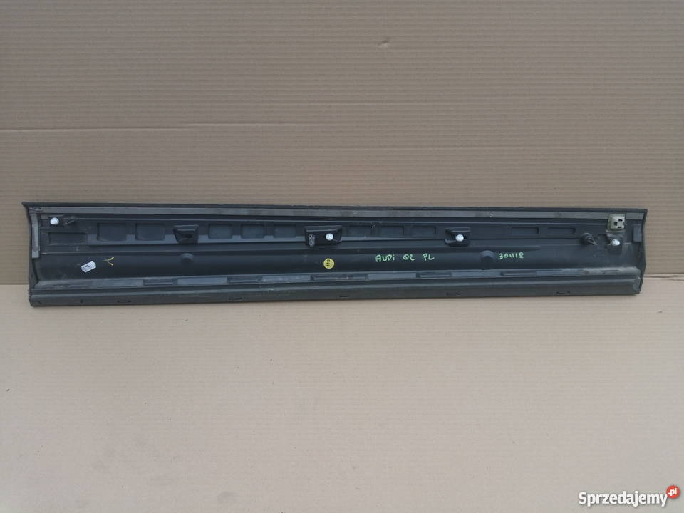 AUDI Q2 LEWA LISTWA DRZWI PRZÓD 81A853959 osobowe sprzedam