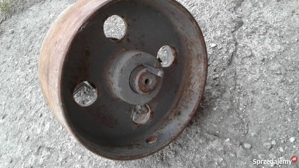 Wałek z kołem pasowym Rolnictwo Gałków Mały sprzedam