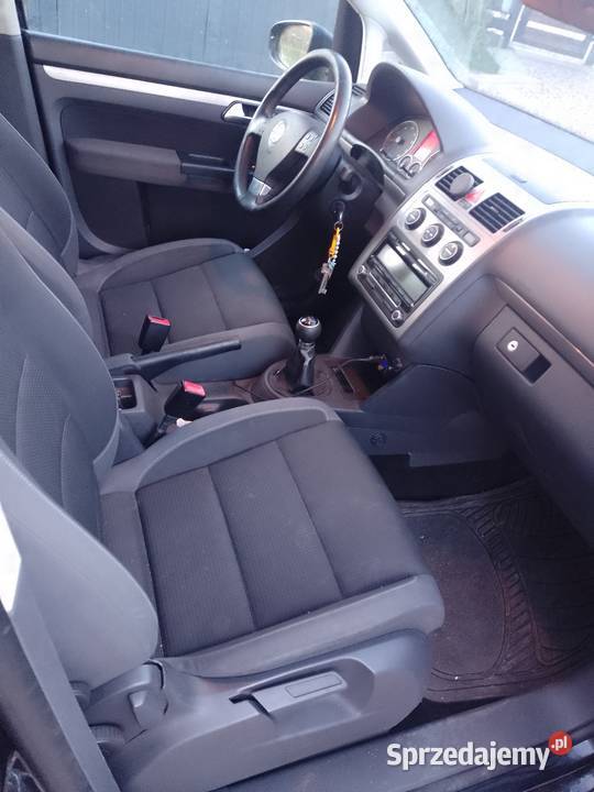 VW Touran 2010 Stadniki