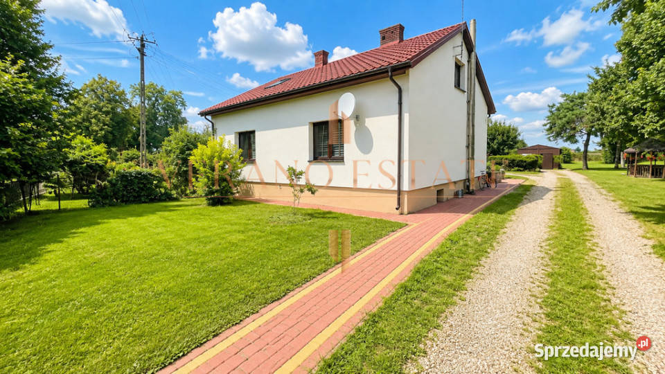 SIELSKI KLIMAT I 3700M ZIELENI OAZA SPOKOJU Liczba pokoi 4 Obrąb sprzedam