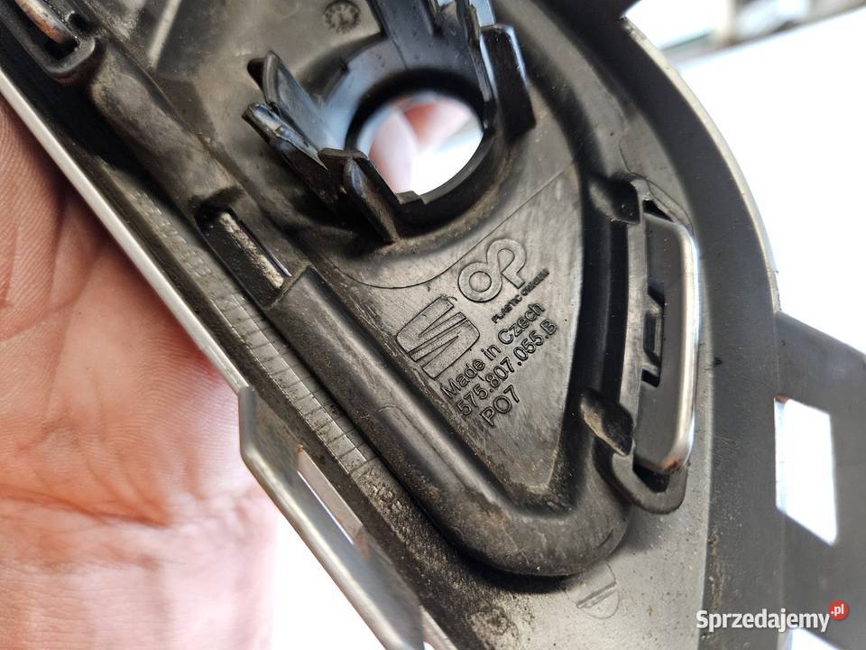 SEAT ATECA LIFT FR KRATKA ZDERZAKA LEWA TYŁ LEWY Listwy i nakładki