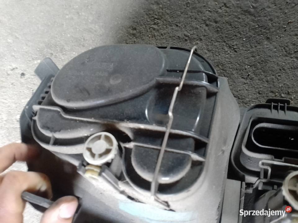 Lampa prawa przednia golf 4