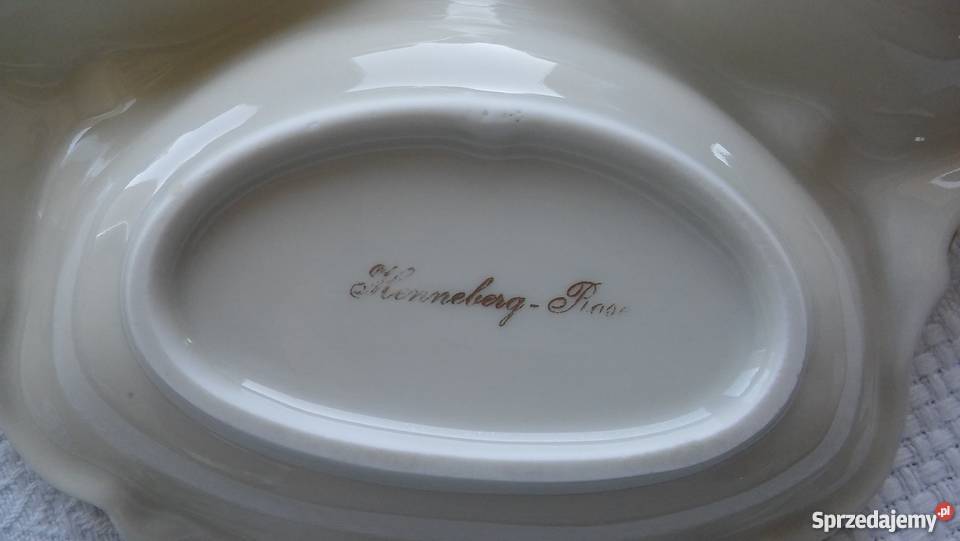 porcelanowa patera kabaret zdobiona w róże cudo pomorskie