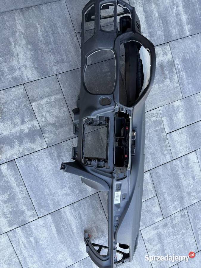 Konsola deska rozdzielcza BMW f30 f31 osobowe Zator sprzedam