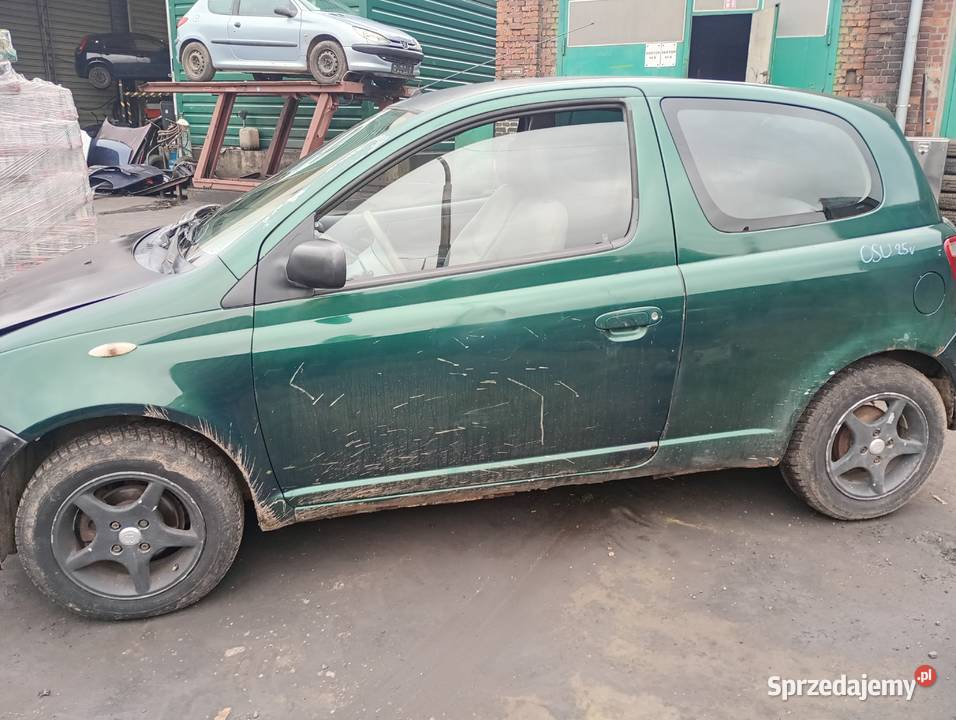 Toyota Yaris I 10b lampa przednia części Wałbrzych