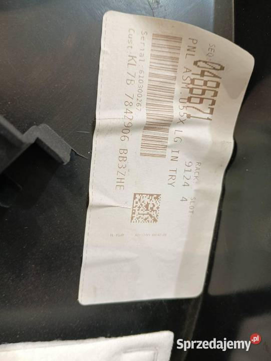 TAPICERKA BOCZEK KLAPY TYŁ BAGAŻNIKA Lincoln sprzedam