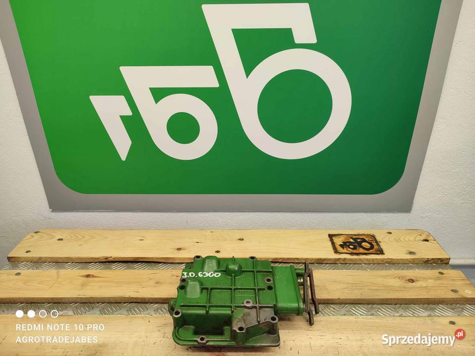 Pokrywa skrzyni biegów John Deere 6300 L76182 wielkopolskie Wilkowo