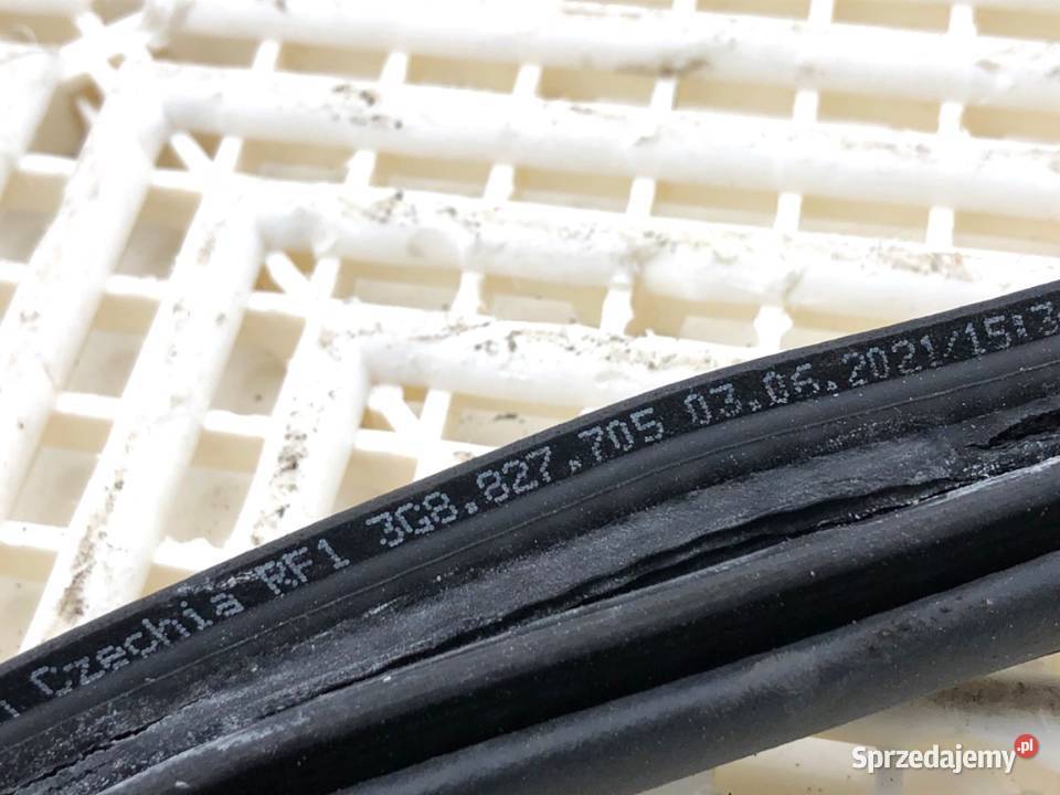 USZCZELKA KLAPY BAGAŻNIKA VW ARTEON Hatchback podkarpackie sprzedam