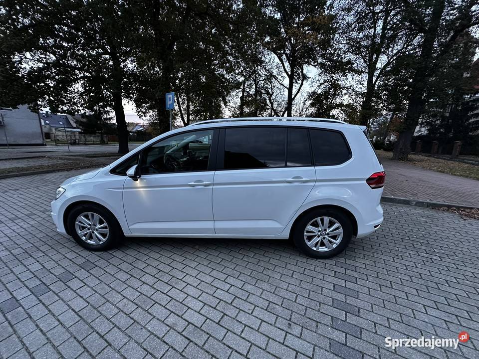 Volkswagen Touran Volkswagen Touran III 20 TDI automatyczna Iłowa