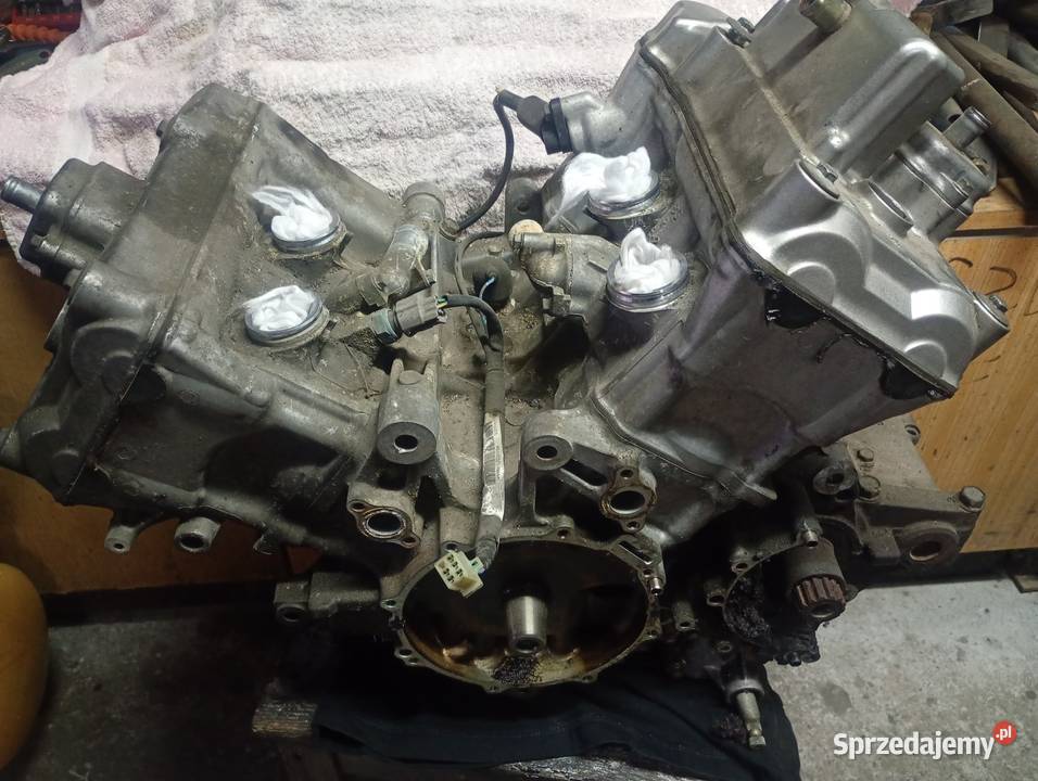 Sprzedam silnik Honda Vfr 800 na części Silniki