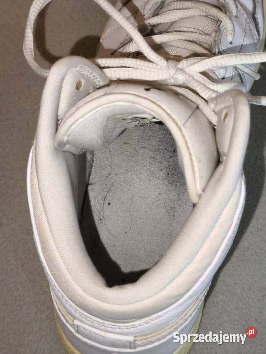 Białe sneakersy Nike Obuwie sportowe Legionowo sprzedam