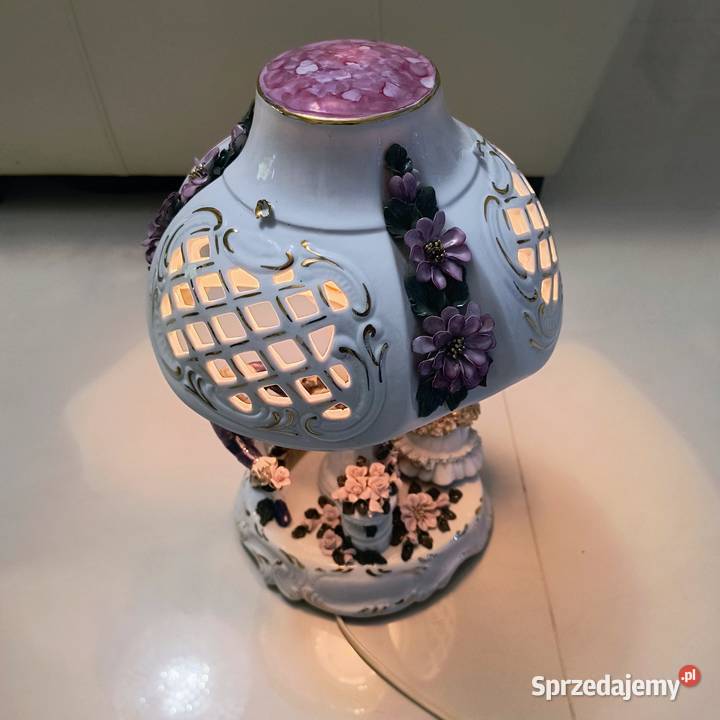 Lampa porcelanowa z figurkami Olszewnica Stara