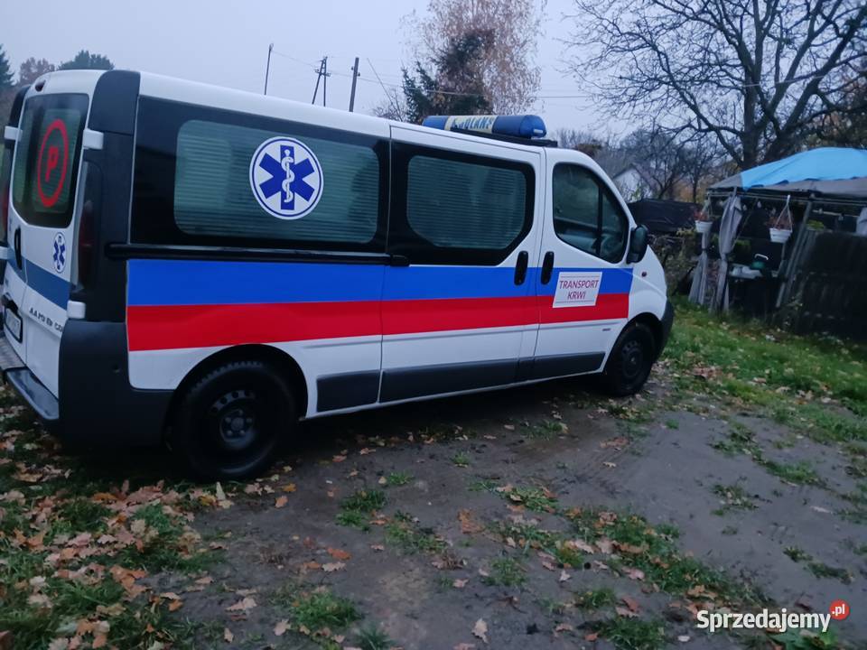 Opel vivaro 19 ambulans karetka niski przebieg garażowany Warszawa sprzedam