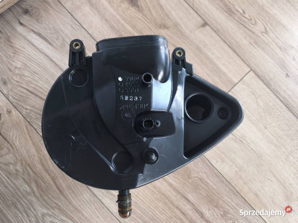 Airbox obudowa filtra Suzuki Boulevard VZ800 Bełk sprzedam