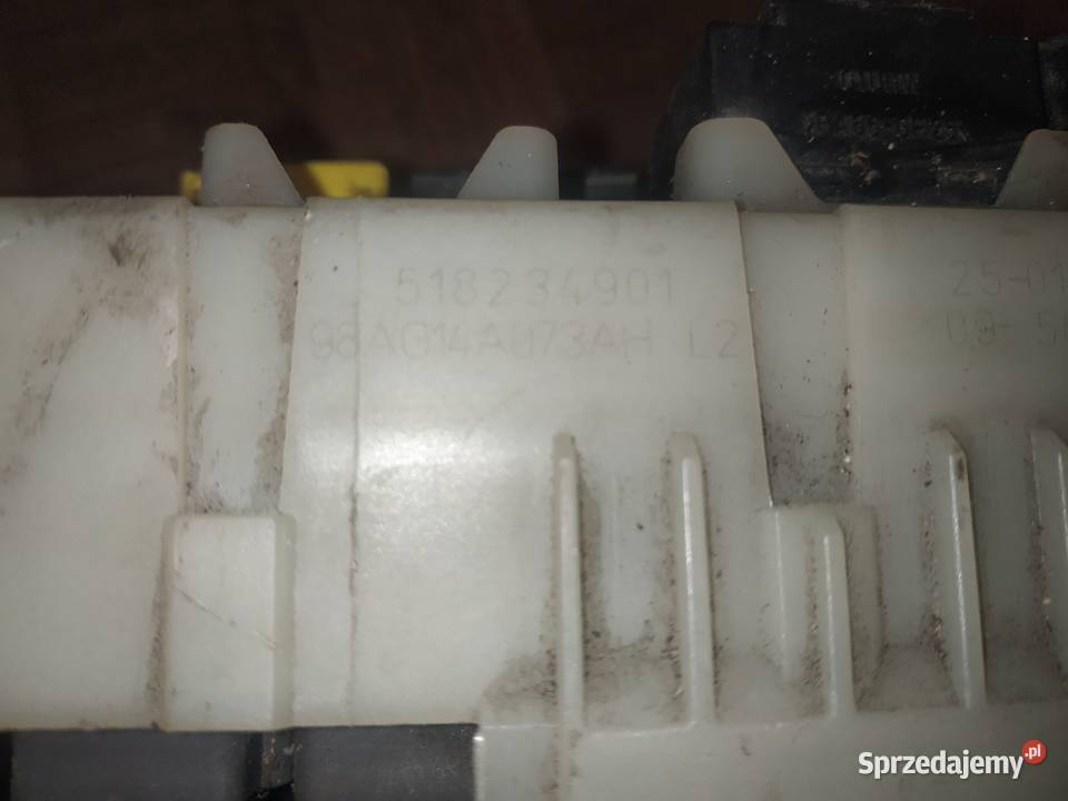 Skrzynka bezpieczników ford focus MK1 518234901 Morawica