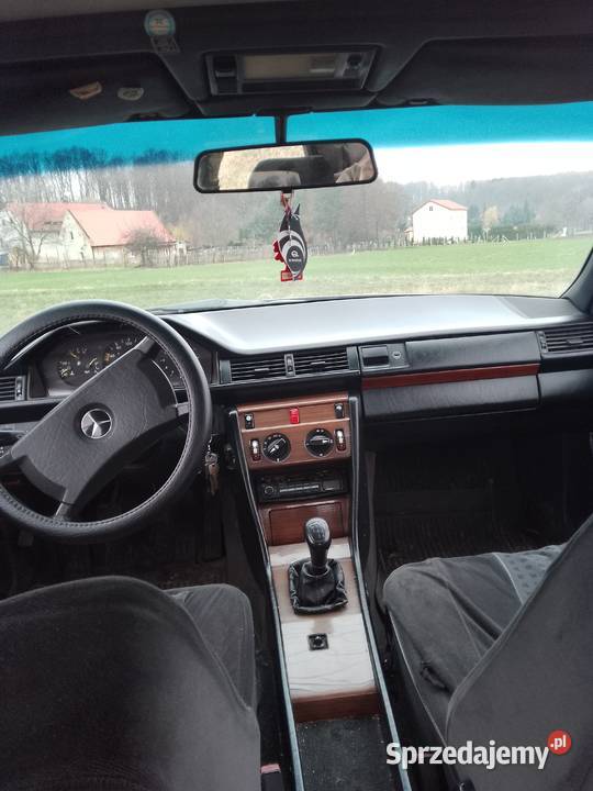 Mercedes W 124 200 diesel wąska listwa Rok produkcji 1989 W124 Świebodzice