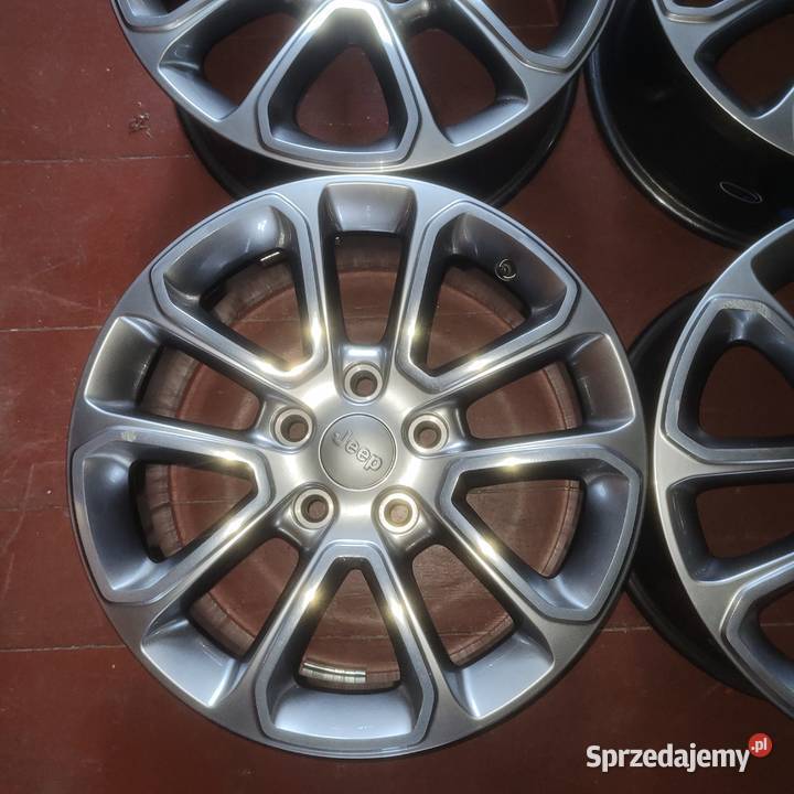 Felgi Jeep Grand Cherokee WK2 18X80J 5x127 Średnica 18" Felgi Góra Świętej Małgorzaty