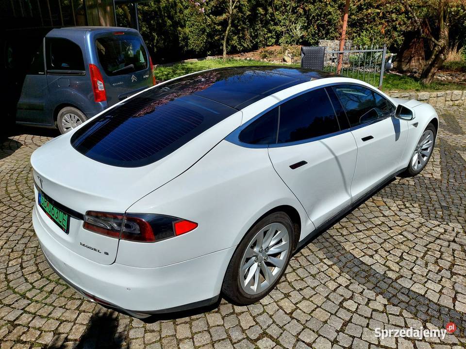 Tesla Model S S75 LTE CCS aplikacja garażowana Rok produkcji 2014 Księginice
