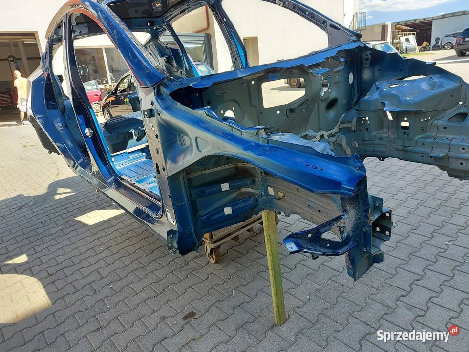 TESLA MODEL Y 2024r ĆWIARTKA PODŁUŻNICA PRAWY