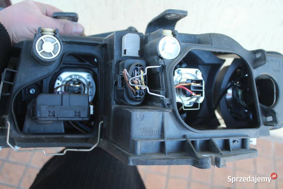 LAMPA PRAWY PRZÓD AUDI A4 B6 8E0941004F osobowe