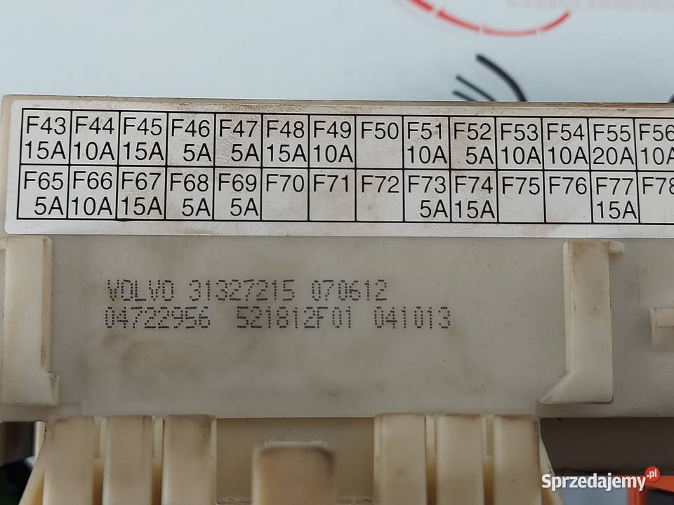 VOLVO C30 20 B 12r skrzynka bezpieczników