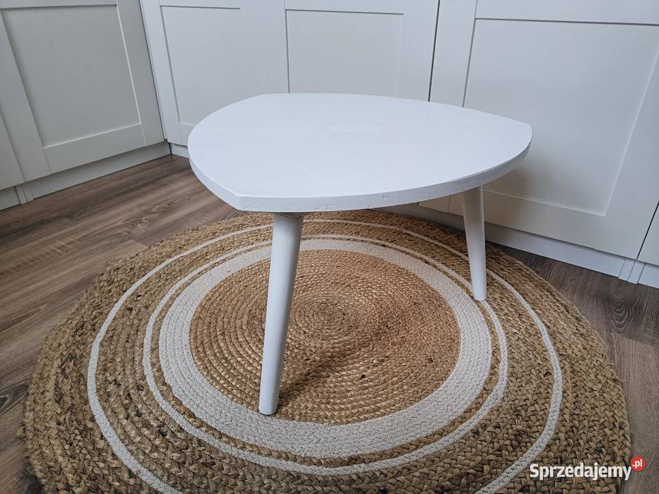 STOLIK kawowy biały trójkąt na 3 nogach Ława sprzedam