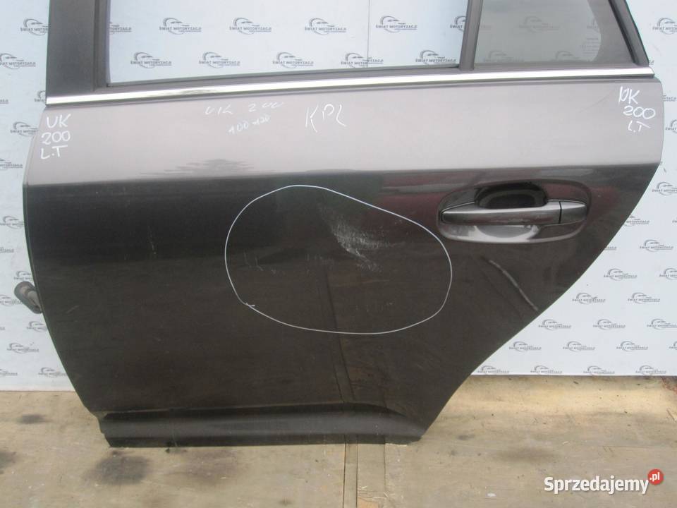 TOYOTA AVENSIS T27 III 10r drzwi lewe tył osobowe świętokrzyskie sprzedam