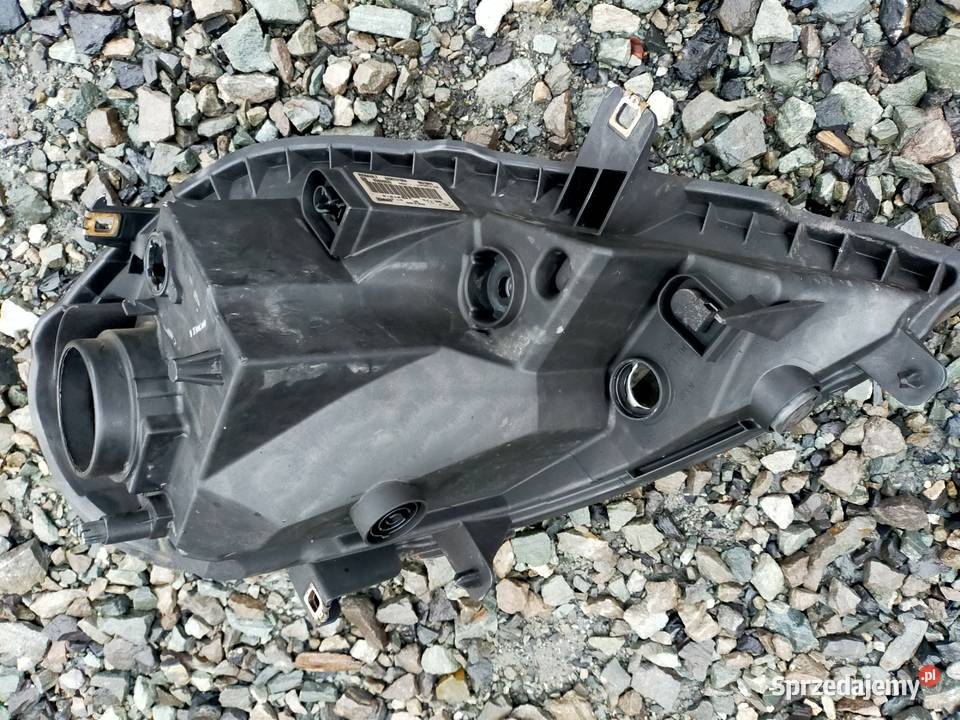 Sprzedam reflektory Valeo do Opel Vivaro używane osobowe Oświetlenie Słotwina sprzedam