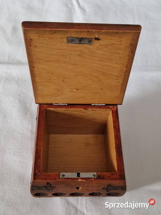 Drewniana ozdobna szkatułka Cepelia rękodzieło mazowieckie