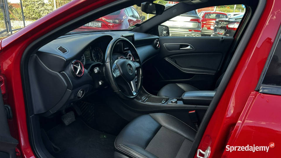 Mercedes A 200 2015 Benzyna Czerwony Kubełkowe Mercedes-Benz sprzedam
