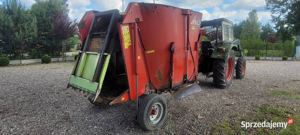 Trioliet wóz paszowy pionowy nieuszkodzony Huta Szklana