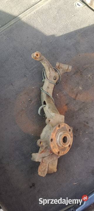 Zwrotnica Prawa Strona 8 D0 407 258 H Audi A4 B5 Zwrotnice sprzedam