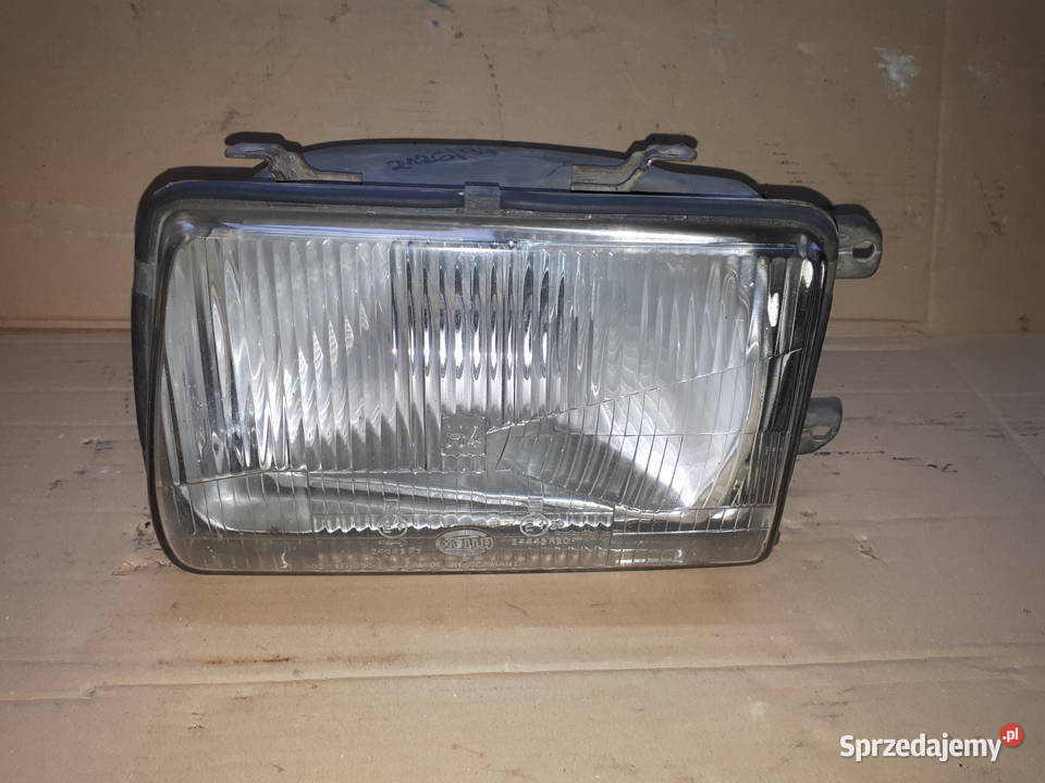 Reflektor Audi 100 C1 z 1979r Miedźna