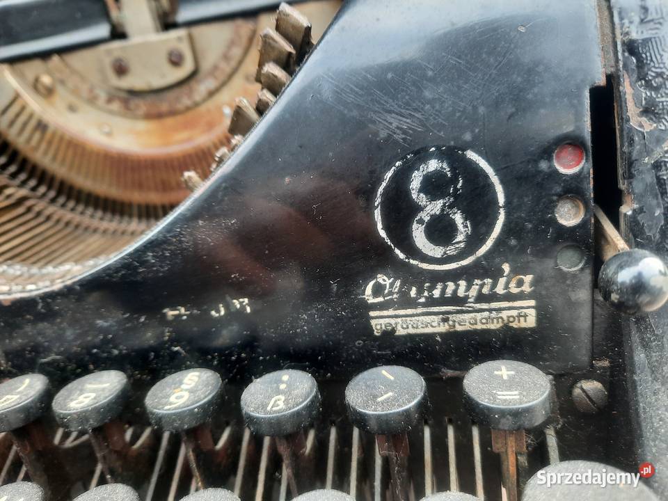 Stara maszyna do pisania Olympia 8 gabinetowa