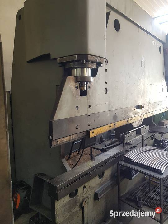 Prasa krawędziowa hydrauliczna PPH 1604000 Budzyń