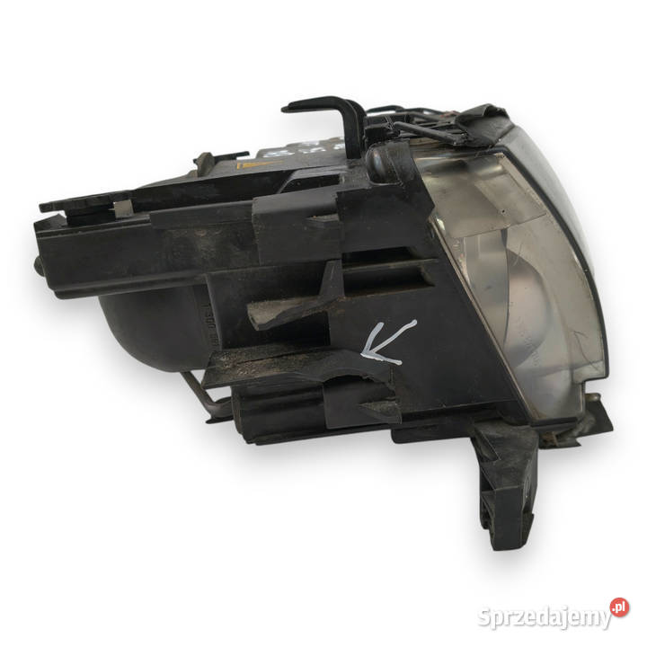 LAMPA PRAWA BMW Seria 3 E46 sedan XENON przednia Chełm