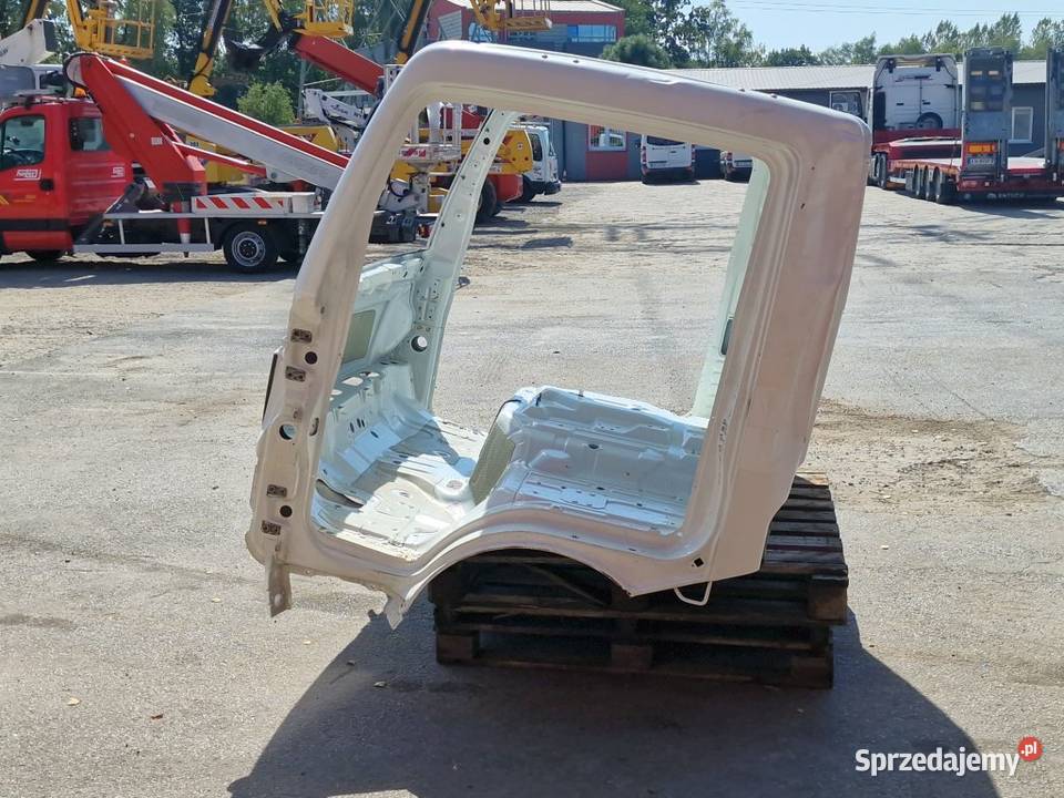 Kabina Nissan Cabstar małopolskie Skawina