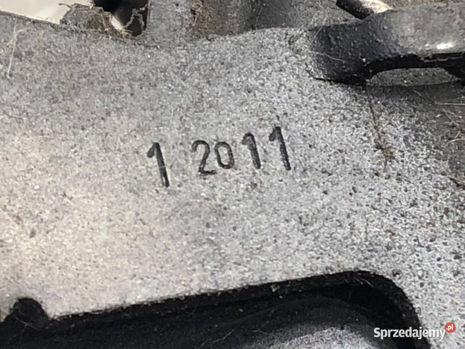 ZAMEK MASKI PRZÓD FORD FOCUS III Hatchback