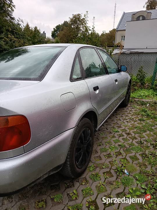 Audi a4 B5 1996 16 benzyna