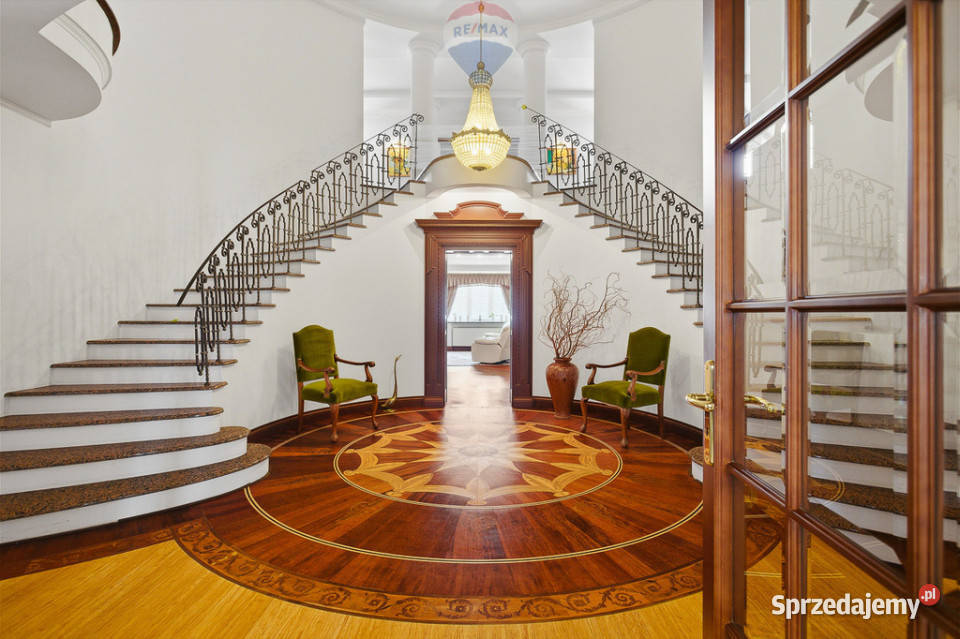 Luksusowa rezydencja z basenem i bacówką 12 ha piwnica Jadwinin