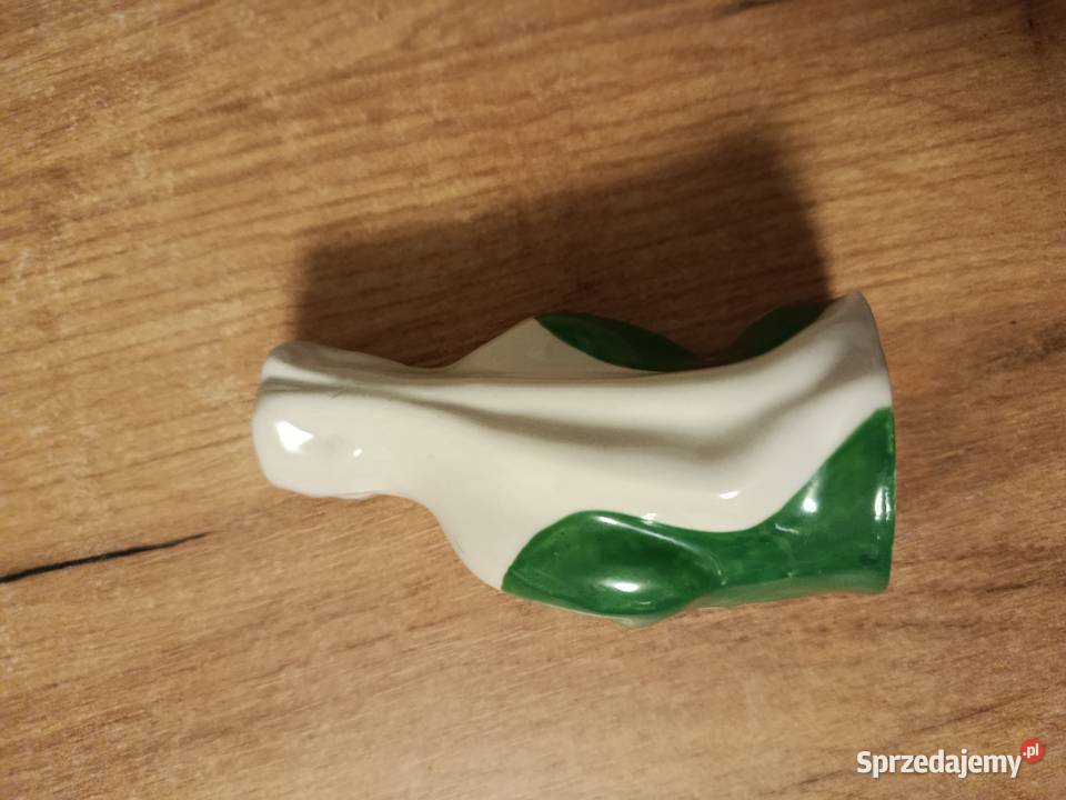 Porcelanowa figurka kobiety w turbanie