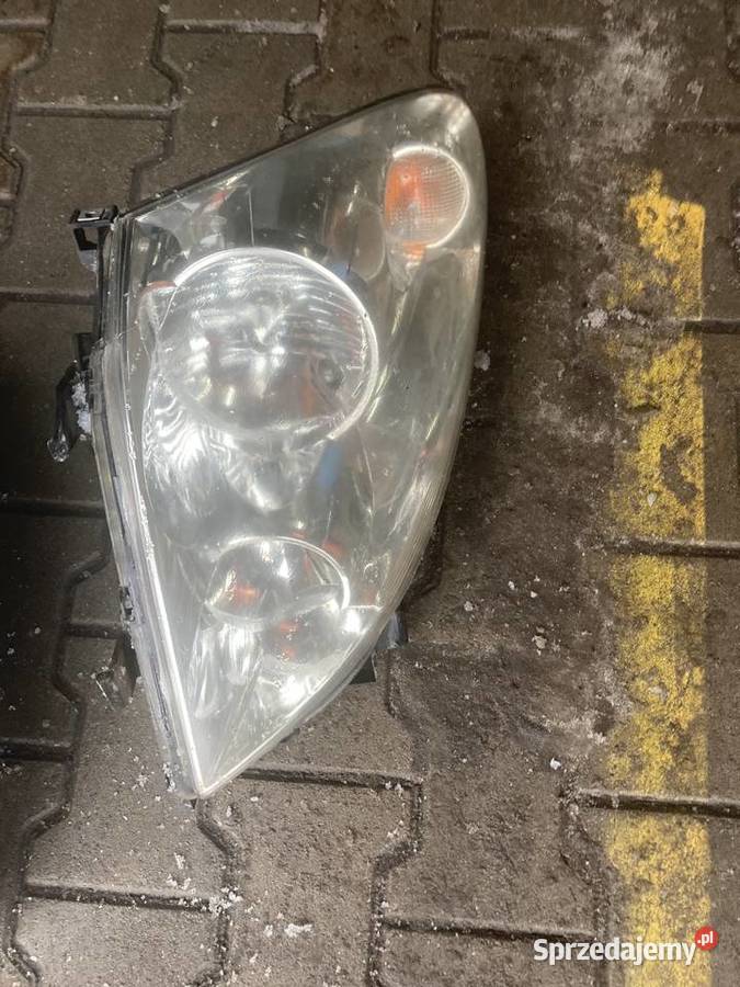 Lampa lampy lefrektor tył przód Toyota corolla osobowe Lampy przednie Olsztyn sprzedam