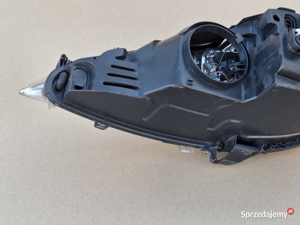 PEUGEOT 308 0711 REFLEKTOR PRAWY LAMPA PRAWA Bieleń