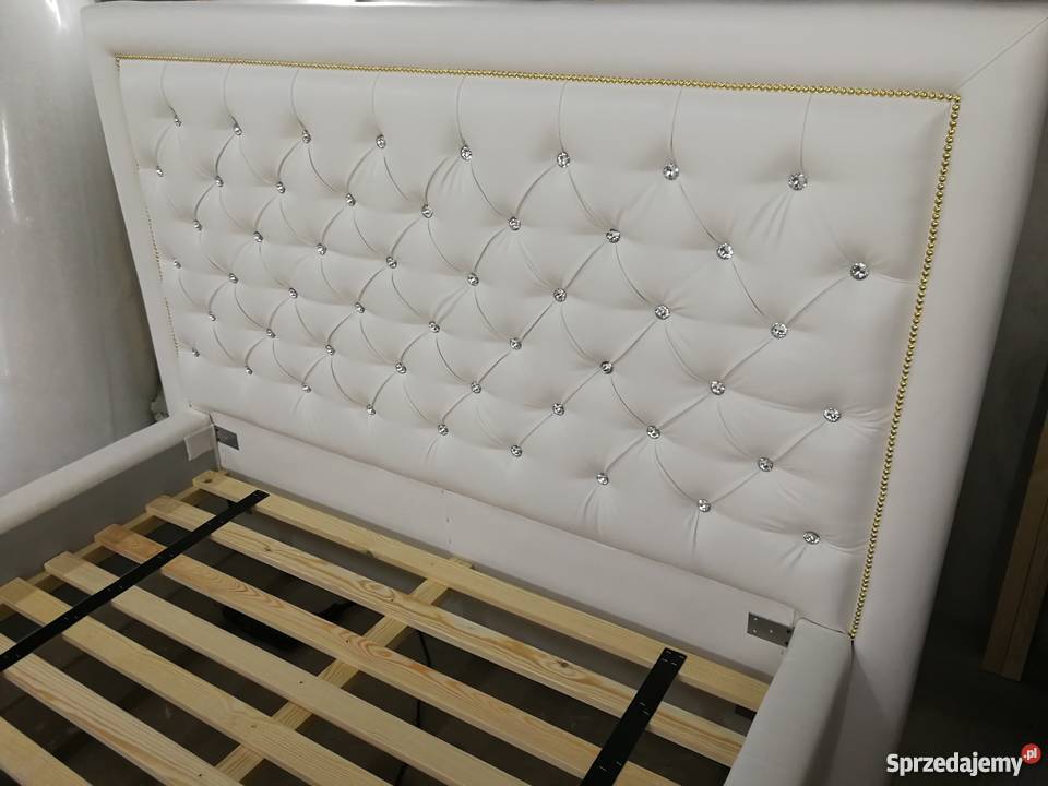 Łóżko tapicerowane głęboko pikowane CHesterfield Łóżka, wersalki i sofy Kępno sprzedam